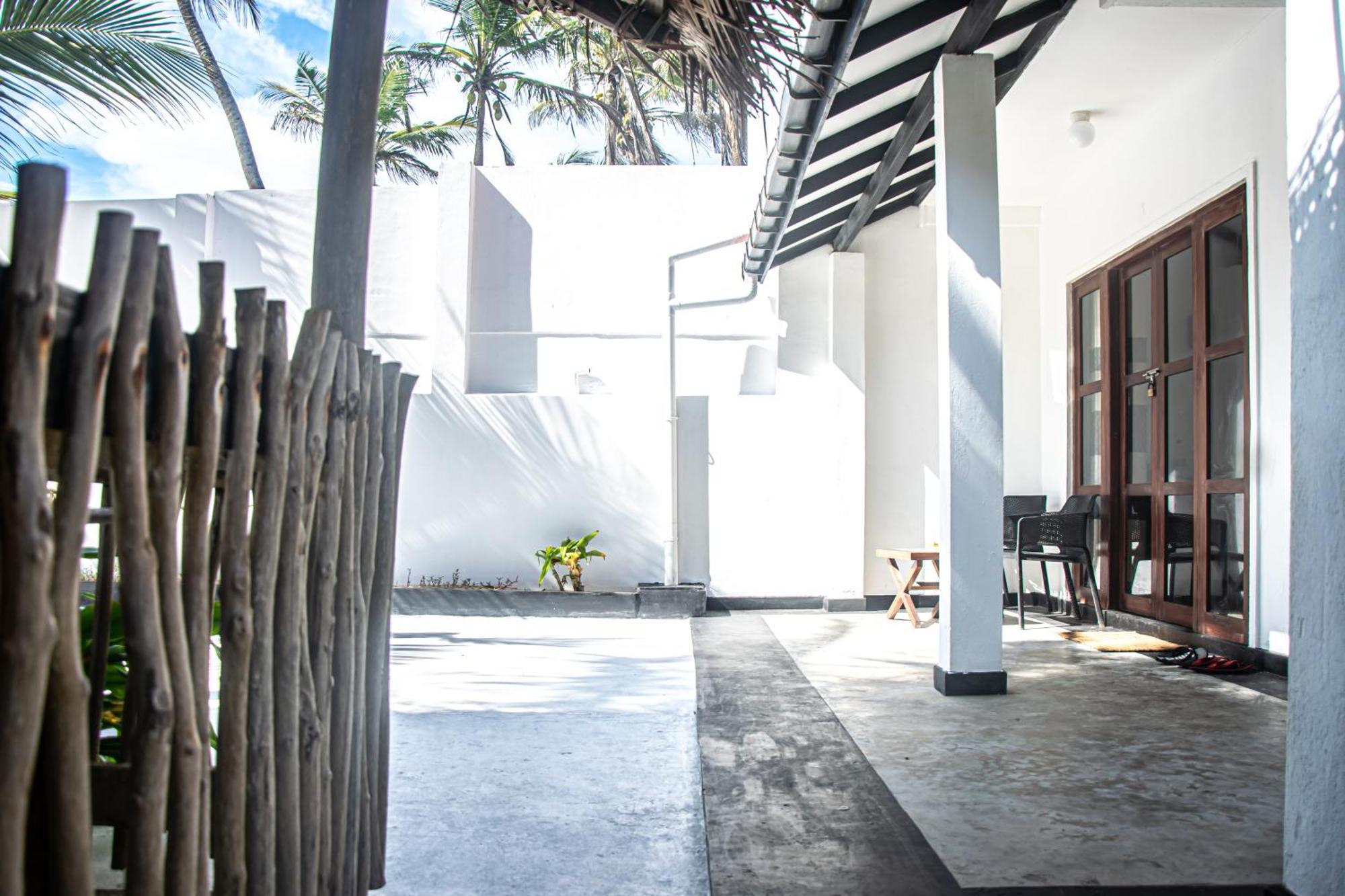 Bed and Breakfast Sailors' Bay Hikkaduwa Exterior foto