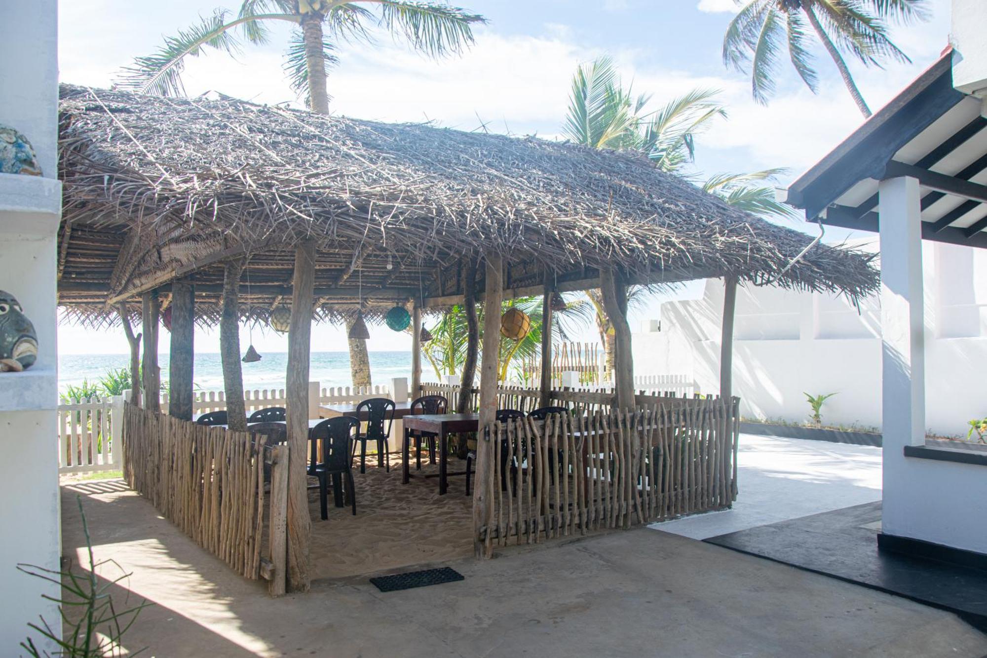 Bed and Breakfast Sailors' Bay Hikkaduwa Exterior foto
