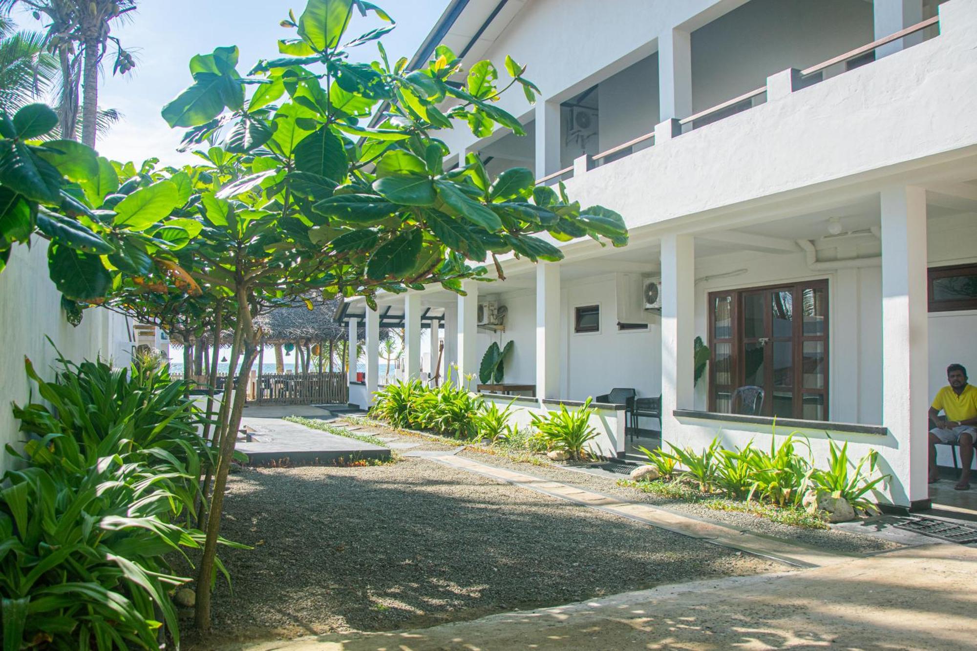 Bed and Breakfast Sailors' Bay Hikkaduwa Exterior foto