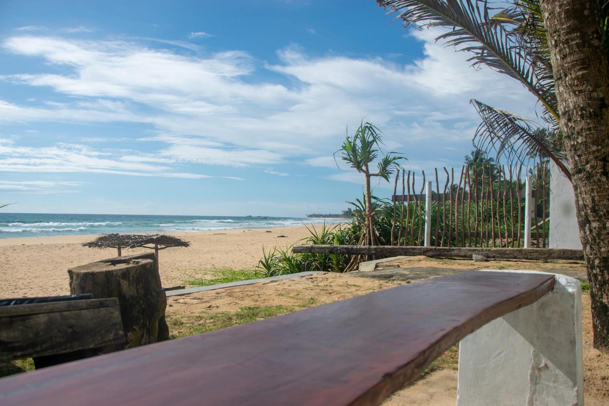 Bed and Breakfast Sailors' Bay Hikkaduwa Exterior foto