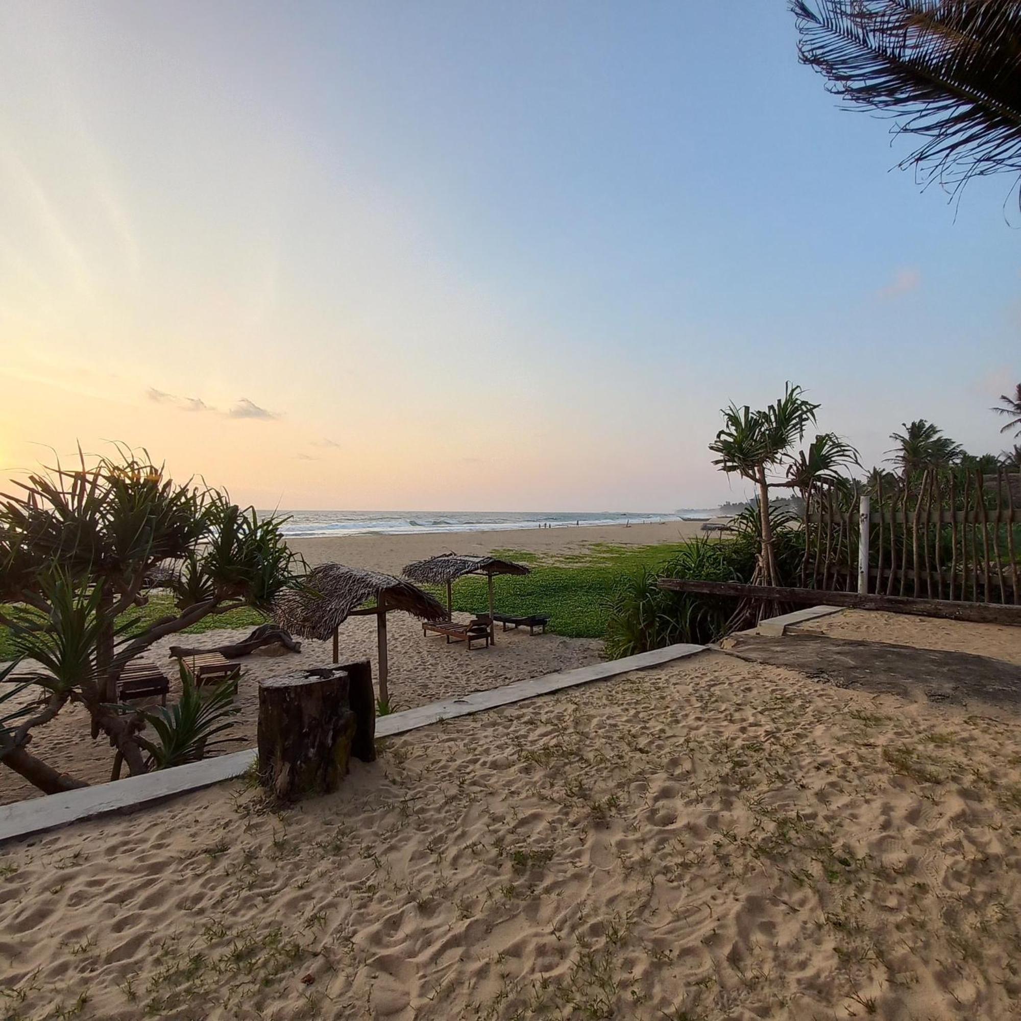 Bed and Breakfast Sailors' Bay Hikkaduwa Exterior foto