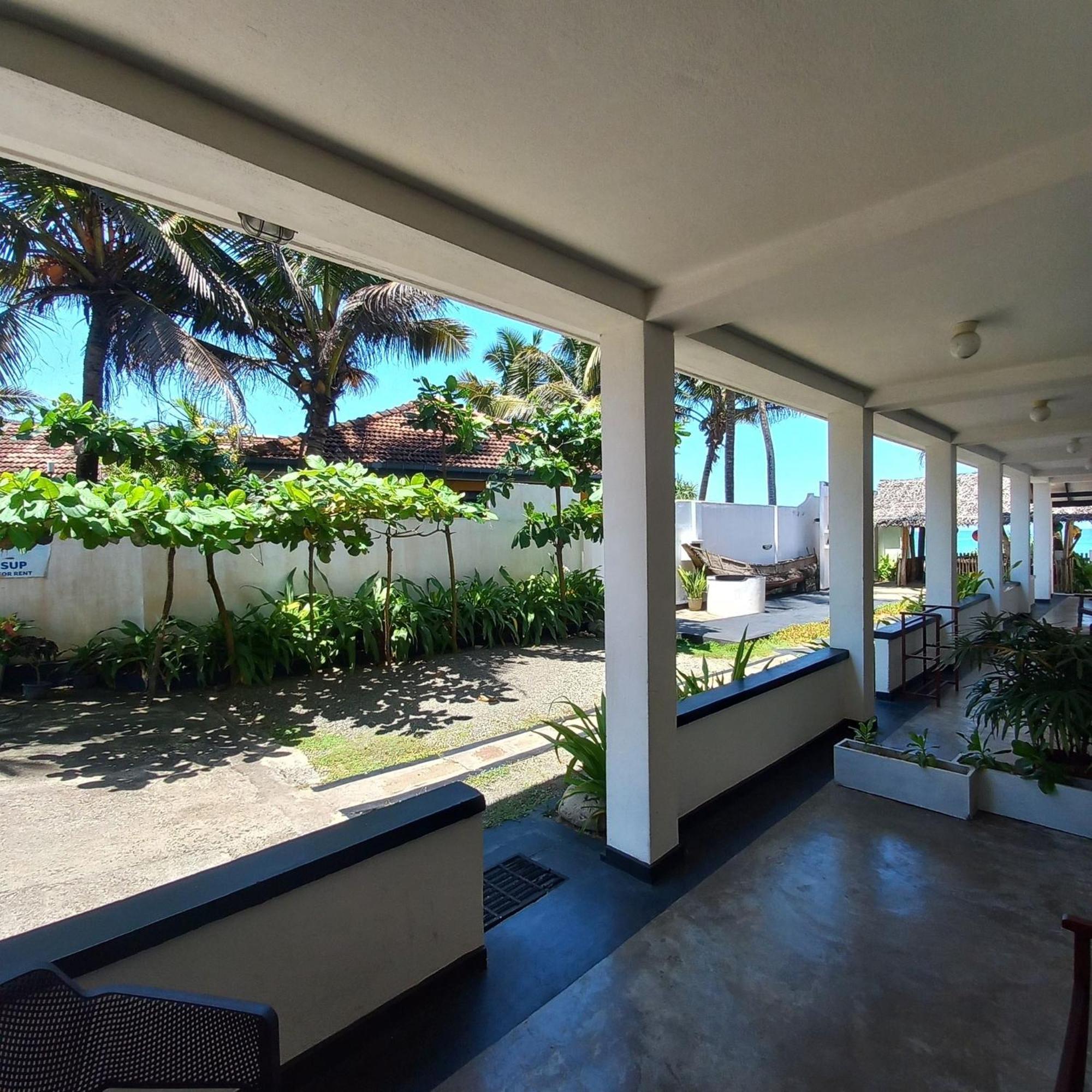 Bed and Breakfast Sailors' Bay Hikkaduwa Exterior foto