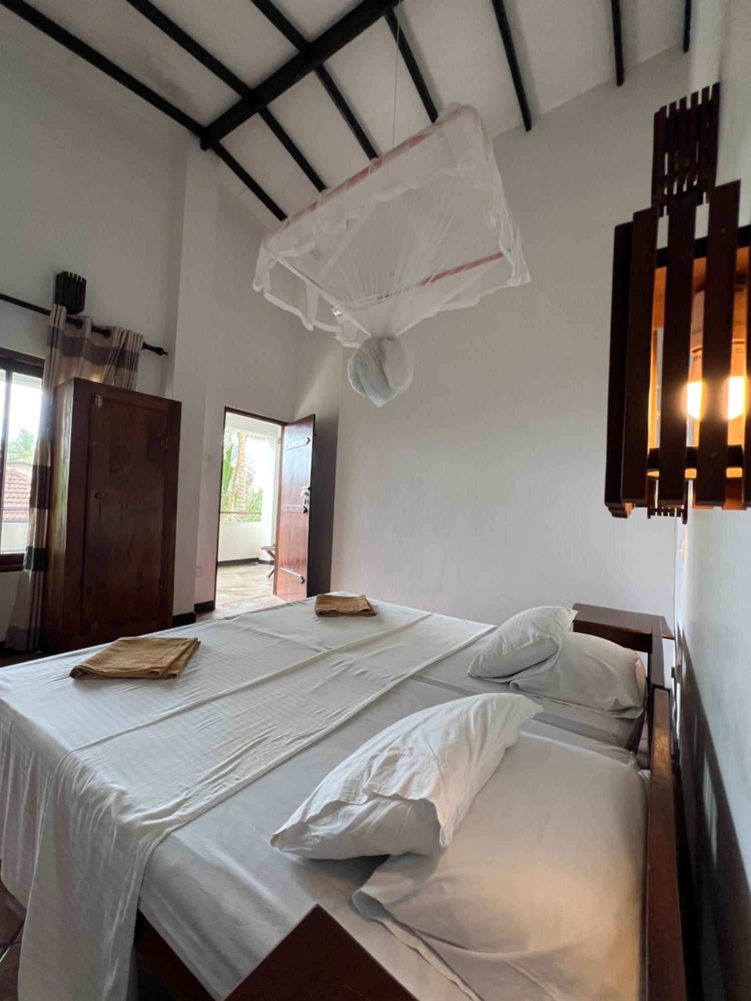 Bed and Breakfast Sailors' Bay Hikkaduwa Exterior foto